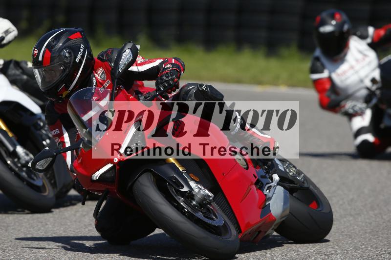 /Archiv-2024/29 12.06.2024 MOTO.CH Track Day ADR/Gruppe rot/ohne Startnummer